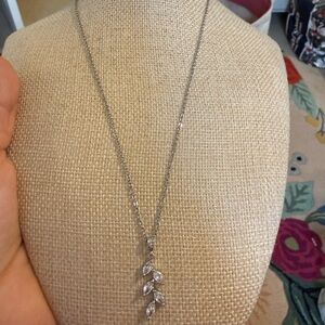Elegant Silver Leaf Pendant Necklace